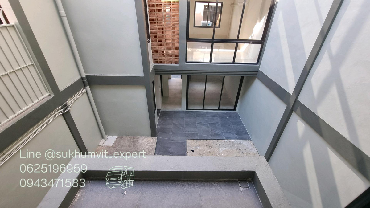 For RentHome OfficeSukhumvit, Asoke, Thonglor : For Rent: Large Building, Total Area 300 sq.m., 2 BuildingsSuitable for showroom, studio, restaurant, office, and various types of businesses