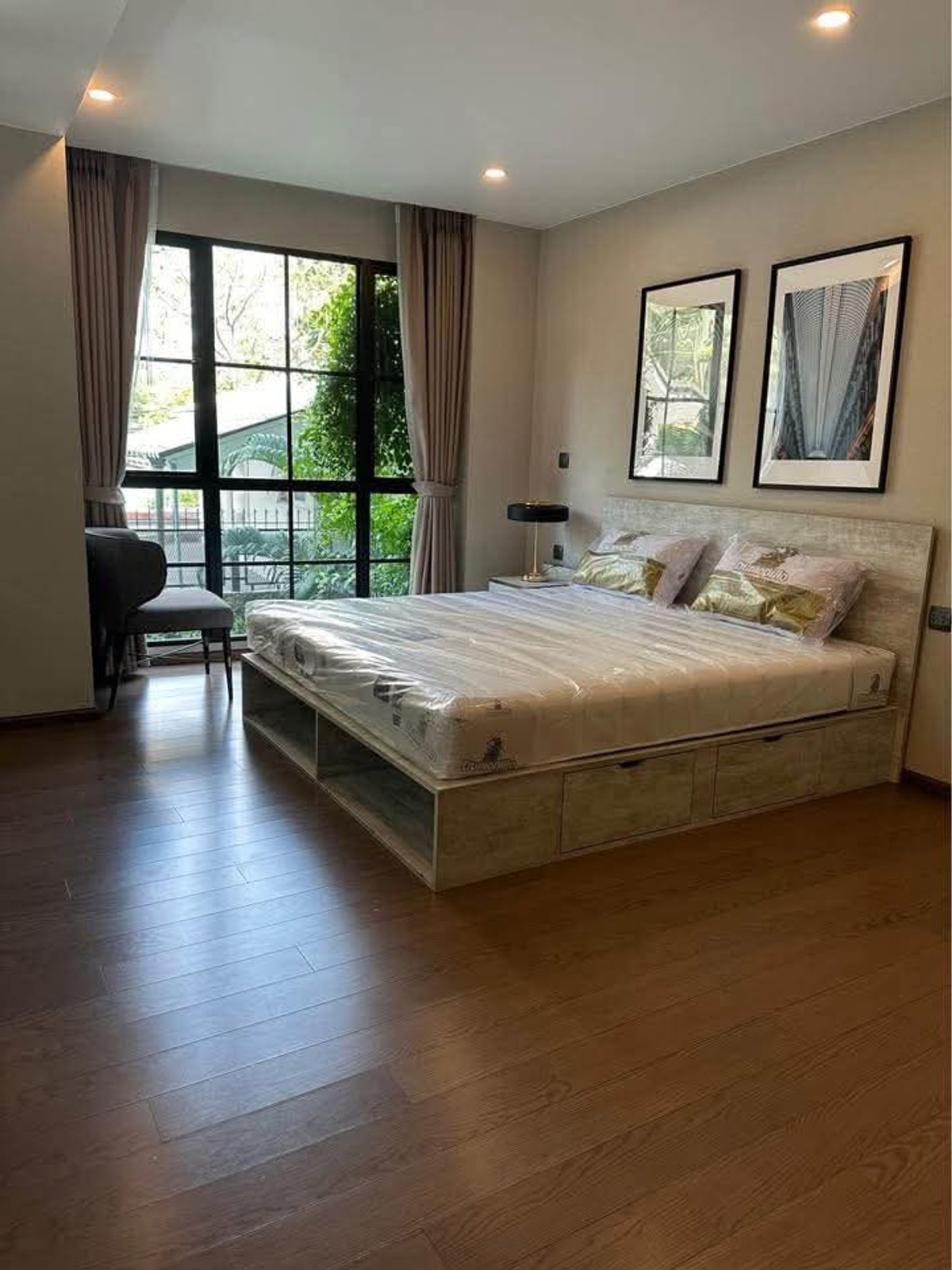 ขายคอนโดวิทยุ ชิดลม หลังสวน : Na Vara Residence / Duplex ซอยหลังสวน ใกล้ BTS ชิดลม / 2 ห้องนอน 86 ตร.ม. โทร 0937890899