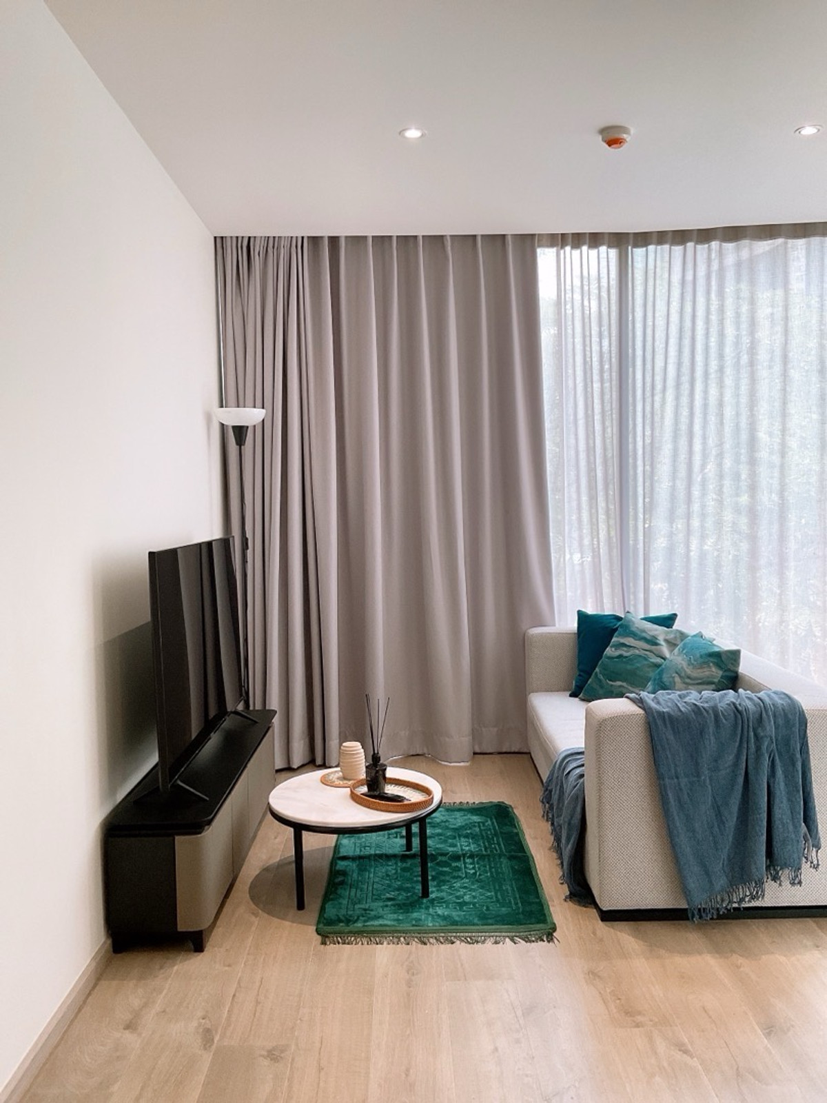 ให้เช่าคอนโดสุขุมวิท อโศก ทองหล่อ : ห้องมุมหายาก 