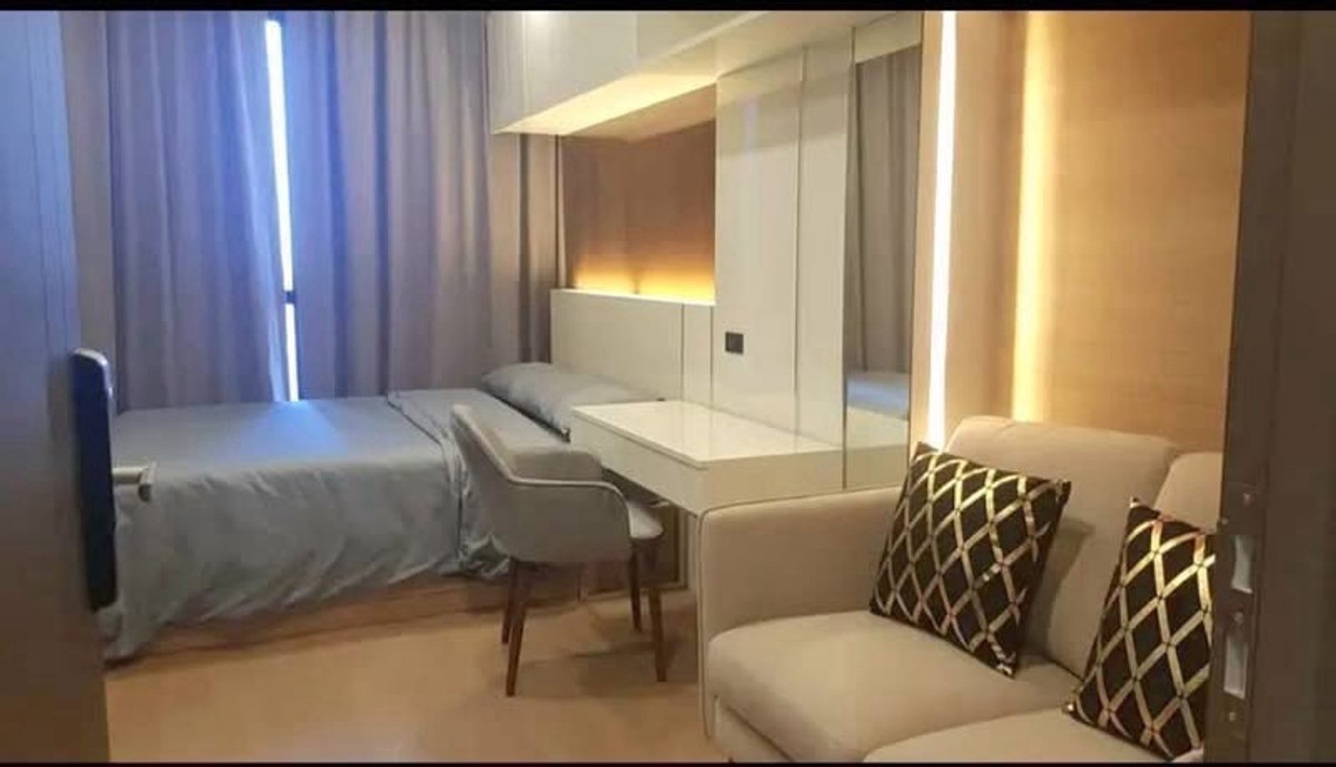 ขายคอนโดสยาม จุฬา สามย่าน : ★ราคาดีเว่อร์ เพียงแค่ 6.19 ลบ. ★ห้องสวย ขนาด 25 ตรม. ชั้น 41 ★  ใกล้ห้างสรรพสินค้ามากมาย ★เฟอร์นิเจอร์ครบครัน ★ @ Aston Chula-Silom