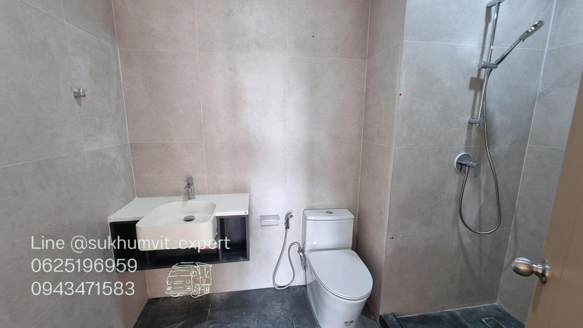 For RentHome OfficeSukhumvit, Asoke, Thonglor : For Rent: Large Building, Total Area 300 sq.m., 2 BuildingsSuitable for showroom, studio, restaurant, office, and various types of businesses