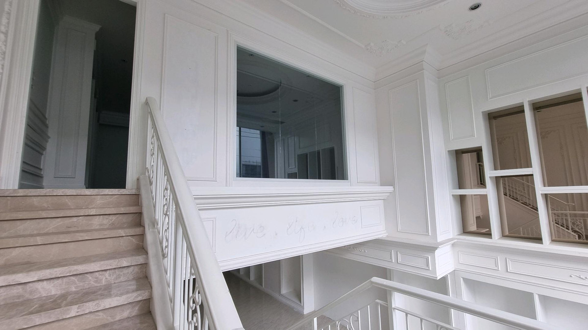 For RentRetail SpaceSukhumvit, Asoke, Thonglor : Space for rent, Thonglor 2 stories  size 182.7 square meters  1,500 baht / square