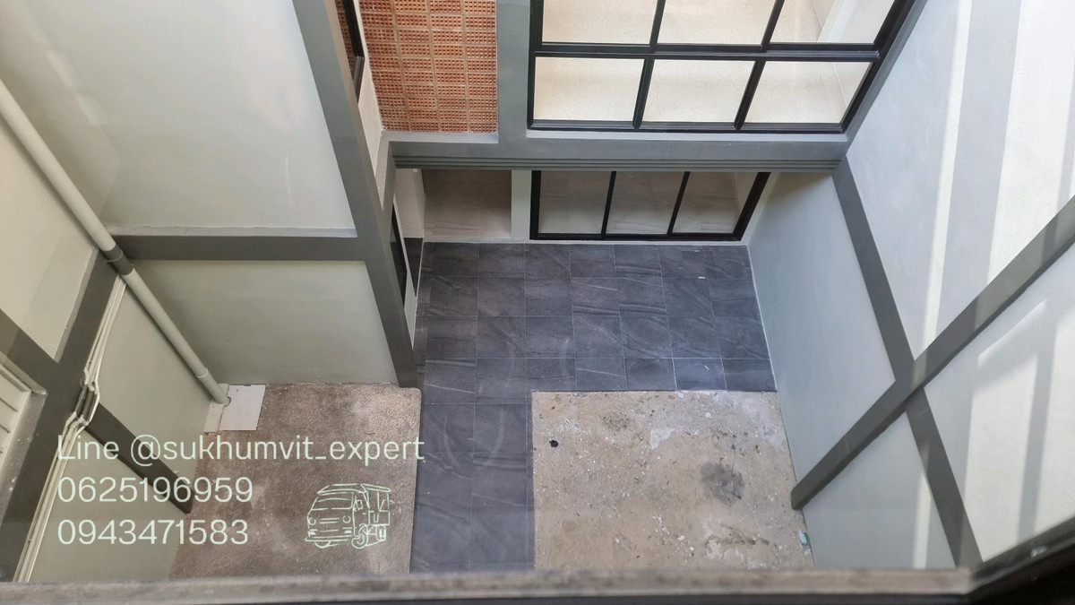 For RentHome OfficeSukhumvit, Asoke, Thonglor : For Rent: Large Building, Total Area 300 sq.m., 2 BuildingsSuitable for showroom, studio, restaurant, office, and various types of businesses