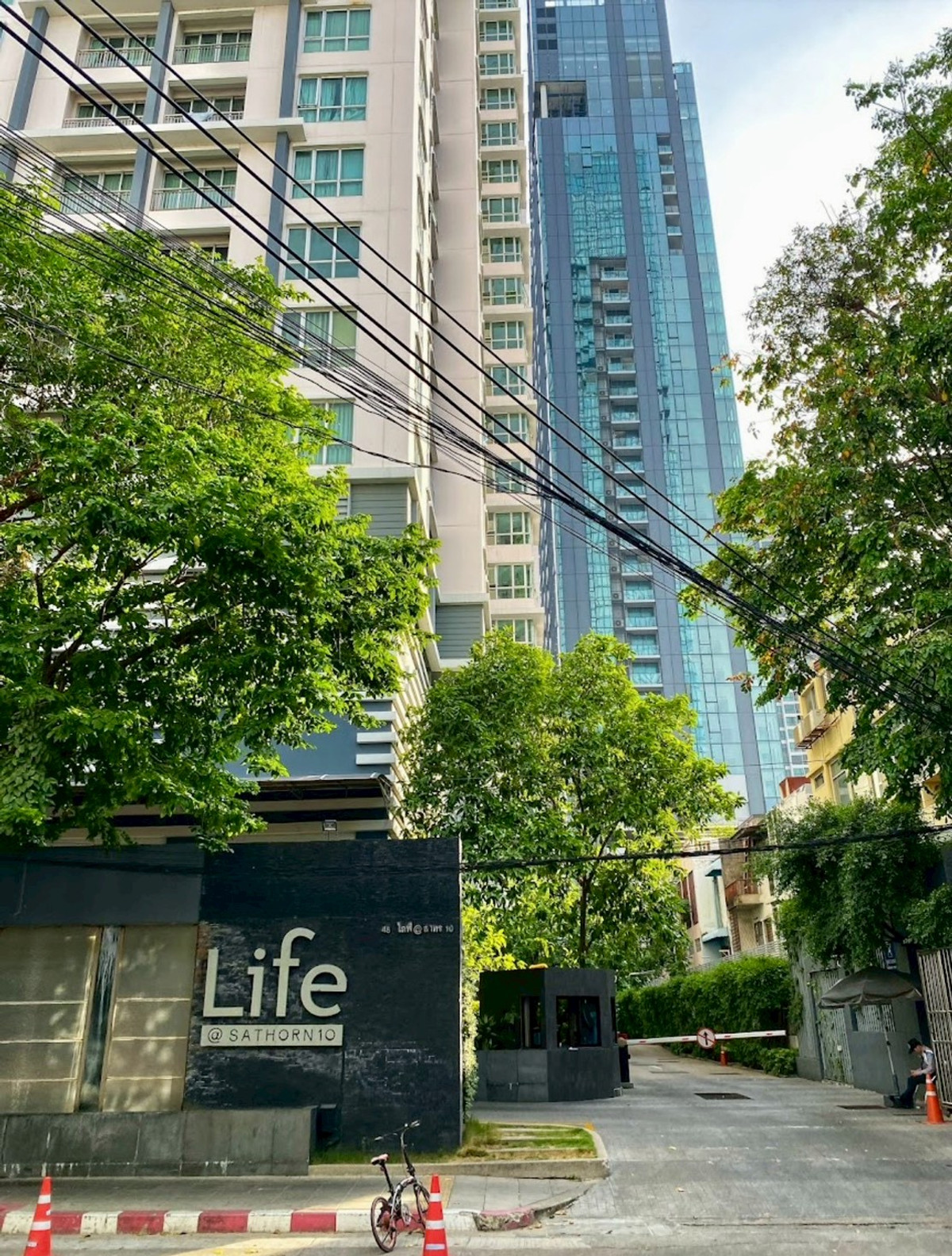 ให้เช่าคอนโดสาทร นราธิวาส : ✨ ทำเลทองสาทร Life @ Sathorn 10 เข้า-ออกได้ทั้งสาทรและสีลม 👌