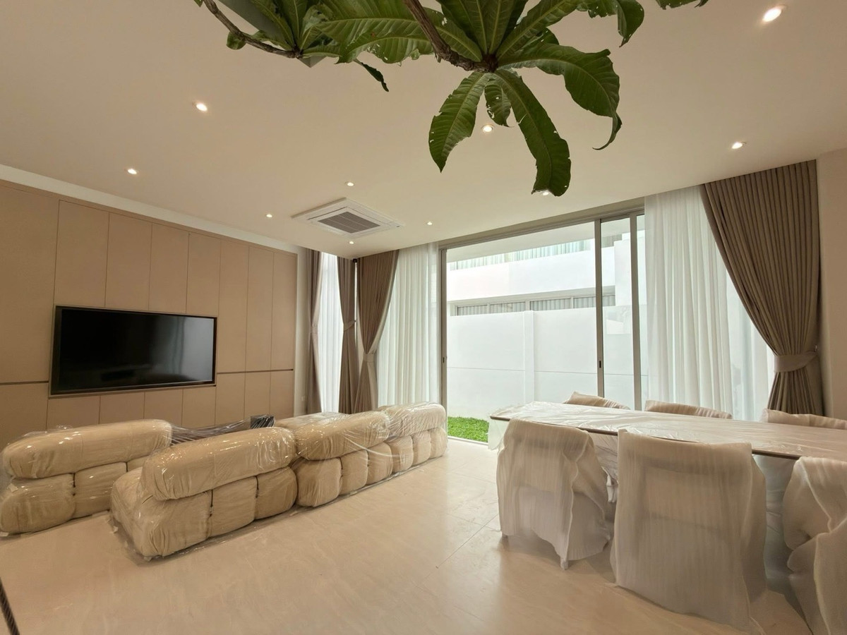 ให้เช่าบ้านพระราม 9 เพชรบุรีตัดใหม่ RCA : 🐶 Noble Terra Rama 9 - Ekkamai 🐶 ให้เช่าบ้านใหม่ 4 ห้องนอน | 5 ห้องนํ้า | มีลิฟต์ รับทุกสัญชาติ รับสัตว์เลี้ยง 💖