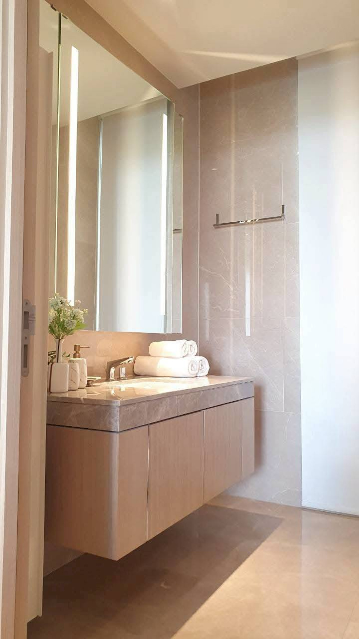 For RentCondoWongwianyai, Charoennakor : 💠Luxury Room 💠Magnolias Waterfront Residence 2bed2bath 102 Sqm Fullyfurnish 120,000-