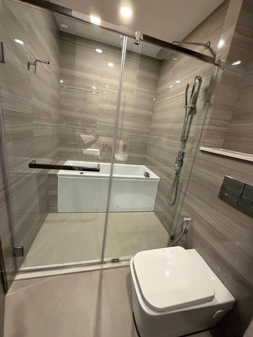 For RentCondoSukhumvit, Asoke, Thonglor : 🔥Rent Now🔥 Park Origin Thonglor, near BTS Thonglor Station. Fully furnished and ready to move in.