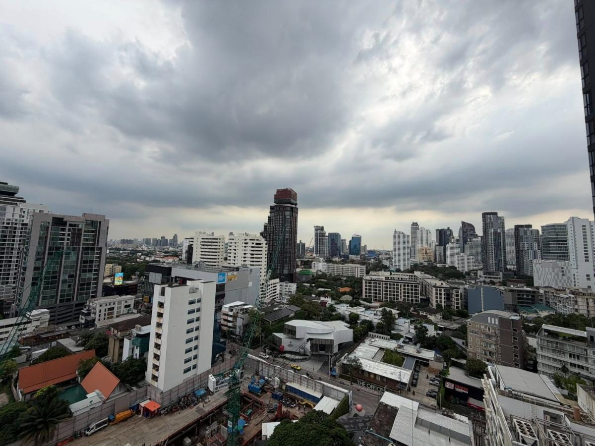 For RentCondoSukhumvit, Asoke, Thonglor : 🔥Rent Now🔥 Park Origin Thonglor, near BTS Thonglor Station. Fully furnished and ready to move in.