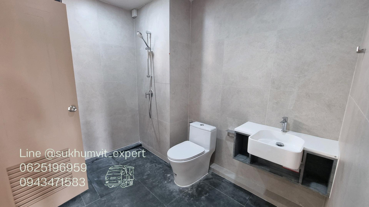 For RentRetail SpaceSukhumvit, Asoke, Thonglor : For Rent: Large Building, Total Area 300 sq.m., 2 BuildingsSuitable for showroom, studio, restaurant, office, and various types of businesses