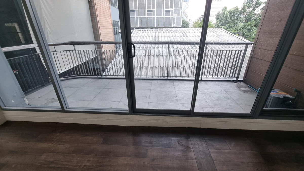 For RentRetail SpaceSukhumvit, Asoke, Thonglor : Space for rent, Thonglor 2 stories  size 182.7 square meters  1,500 baht / square