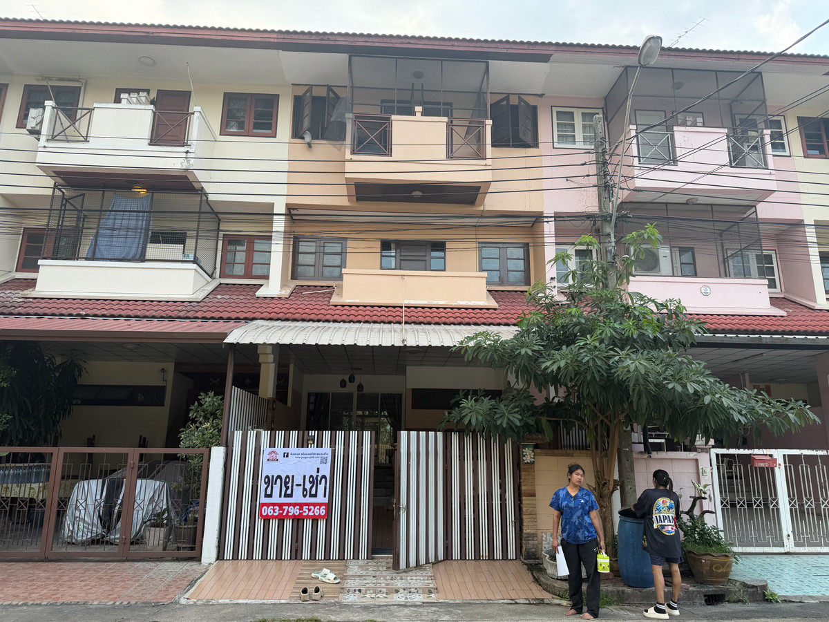 ขายทาวน์โฮมเอกชัย บางบอน : ขายทาวน์โฮม 3 ชั้น ม.เอกชัย ธานี สวย ถูก ทำเลดี ทติดถนนใหญ่ สนใจแอตไลน์ครับ@841qqlnr