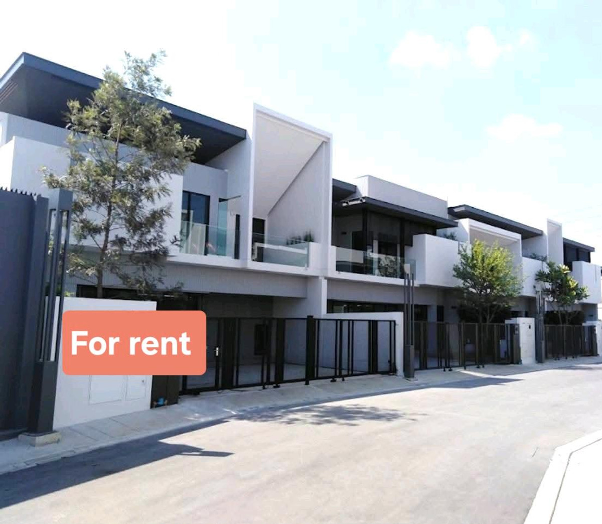 For RentHouseBangna, Bearing, Lasalle : 🔥🔥 House for Rent Vive Bangna km.7 🔥🔥 Nearby Mega bangna