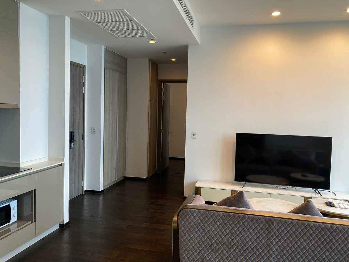 For RentCondoOnnut, Udomsuk : Condo for Rent Whizdom Essence Monthly 100,000 THB.