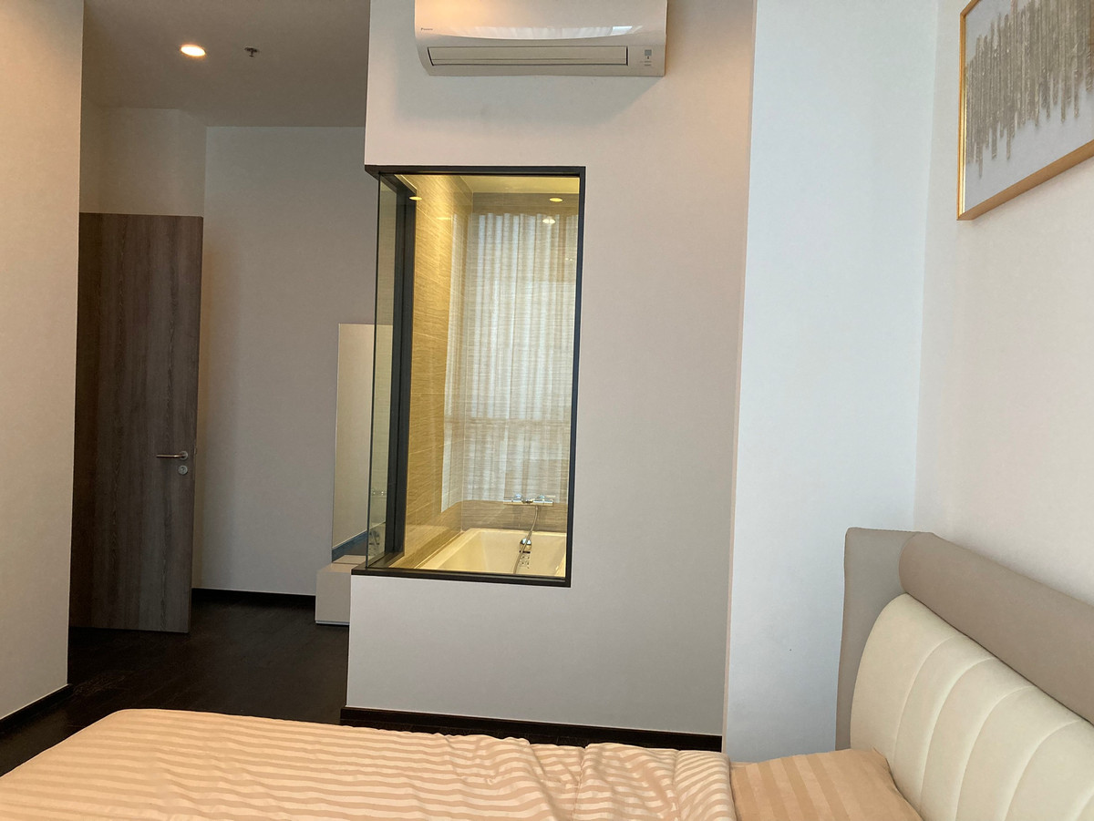 For RentCondoOnnut, Udomsuk : Condo for Rent Whizdom Essence Monthly 100,000 THB.