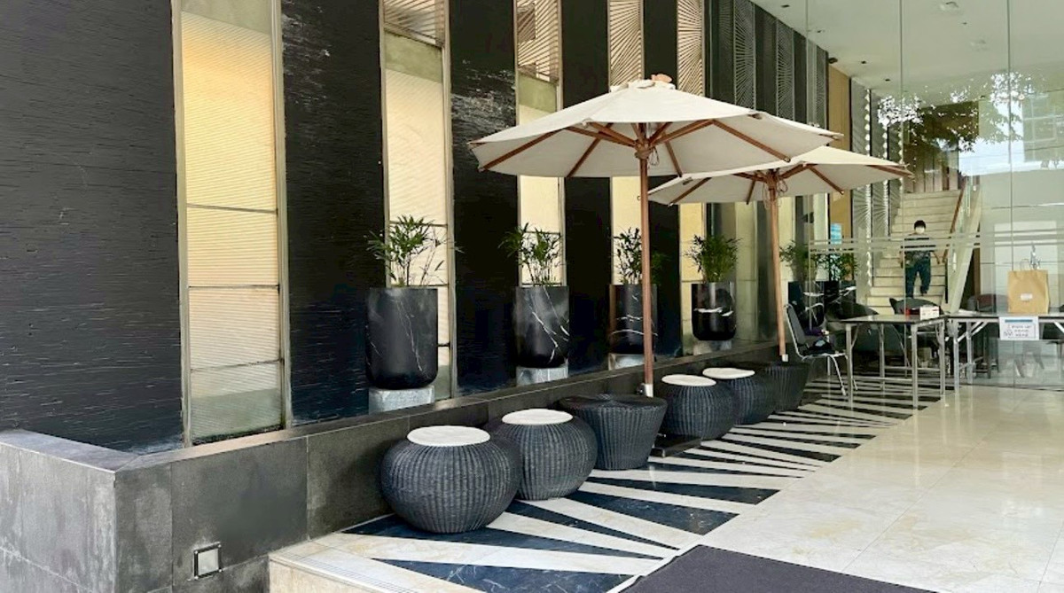 ให้เช่าคอนโดสาทร นราธิวาส : ✨ ทำเลทองสาทร Life @ Sathorn 10 เข้า-ออกได้ทั้งสาทรและสีลม 👌