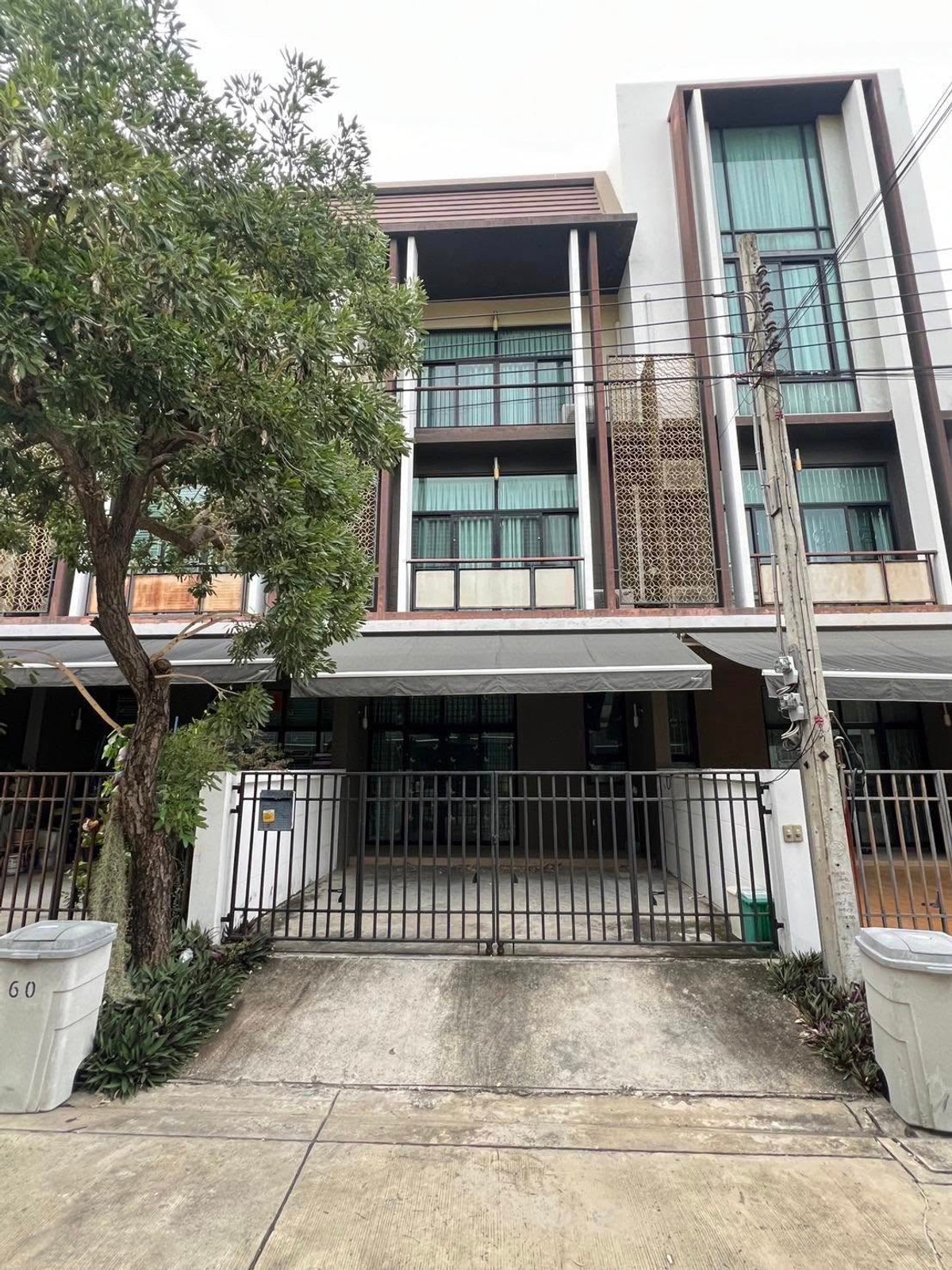 For SaleTownhomeBang Sue, Wong Sawang, Tao Pun : Townhome Flora Wongsawang / 3 Bedrooms (FOR SALE) FRUNC008