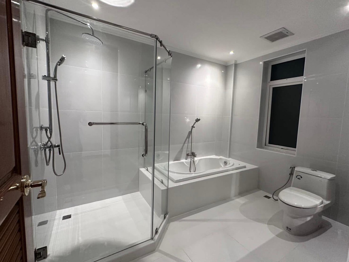 ขายบ้านพัทยา บางแสน ชลบุรี สัตหีบ : 🔥ขาย บ้านเดี่ยวหรู พัทยา เขาพระตำหนัก พร้อมสระว่ายน้ำ | 4 ห้องนอน 5 ห้องน้ำ | ใกล้หาดยินยอม ใกล้ทะเล | เหมาะอยู่อาศัย & ลงทุน | ที่ดินเกือบ 1 ไร่