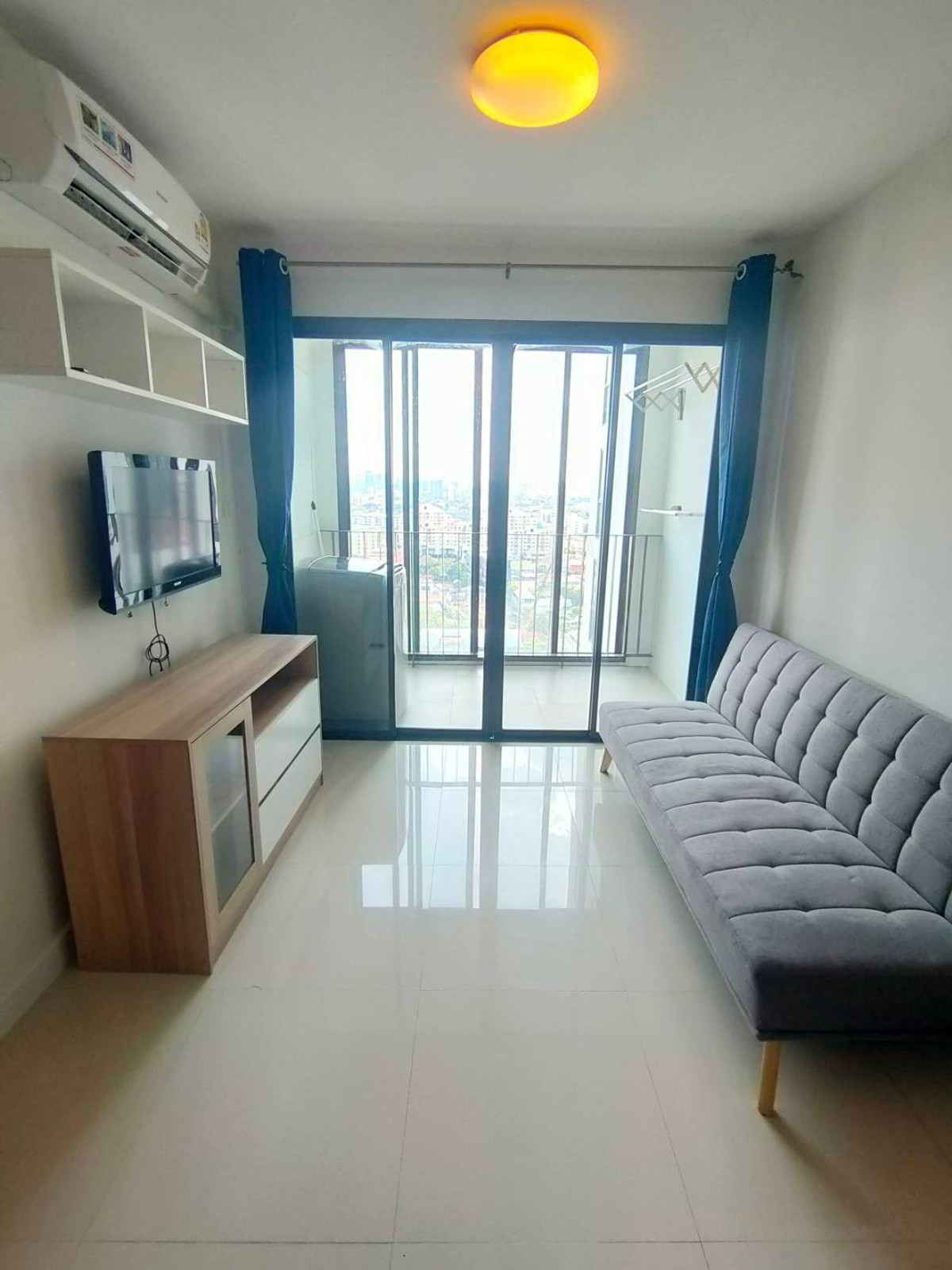For RentCondoLadprao, Central Ladprao : !! Beautiful room for rent, Condo Ideo Ladprao 5 (Ideo Ladprao 5), near MRT Phahon Yothin.
