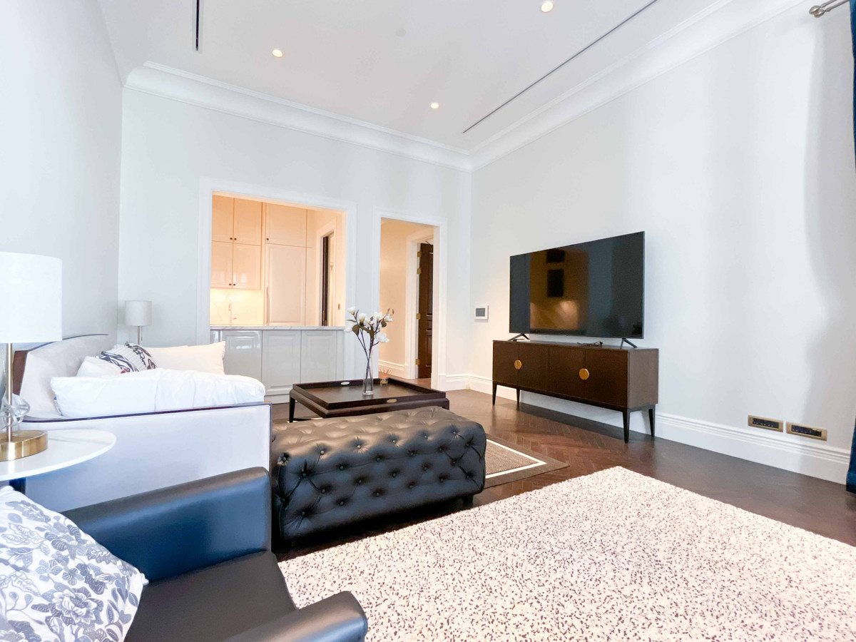 ให้เช่าคอนโดวิทยุ ชิดลม หลังสวน : Condo for Rent 98 Wireless Monthly 200,000 THB