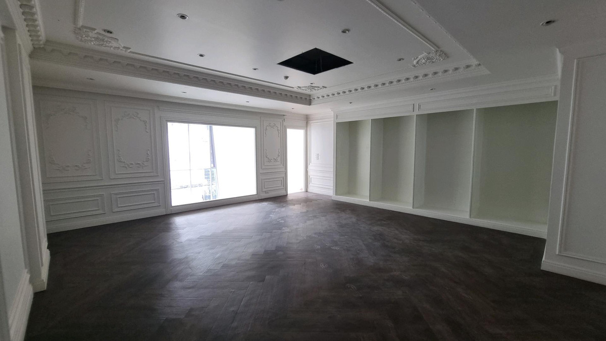 For RentRetail SpaceSukhumvit, Asoke, Thonglor : Space for rent, Thonglor 2 stories  size 182.7 square meters  1,500 baht / square