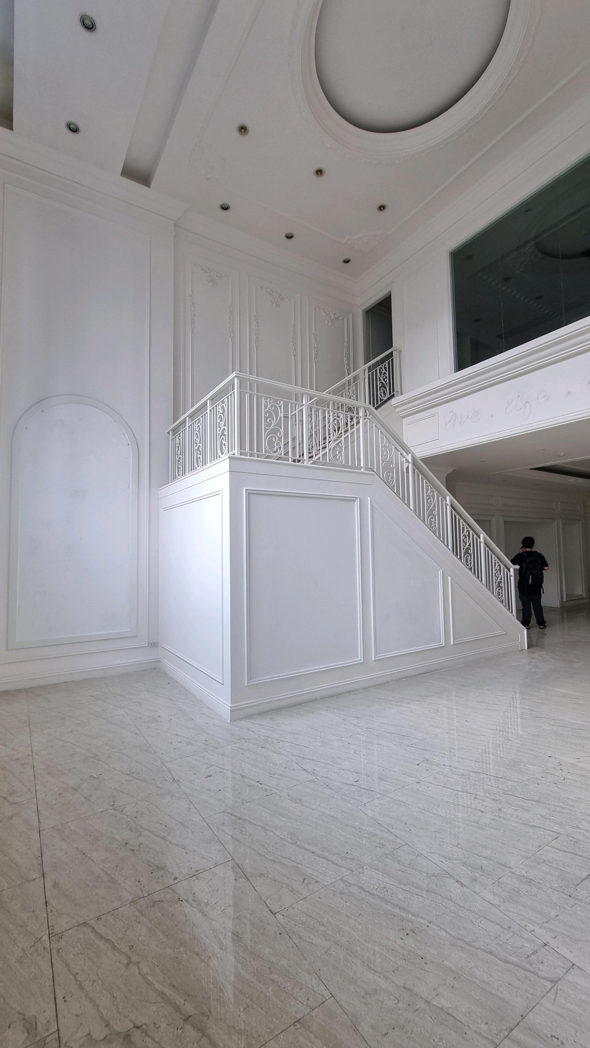 For RentRetail SpaceSukhumvit, Asoke, Thonglor : Space for rent, Thonglor 2 stories  size 182.7 square meters  1,500 baht / square