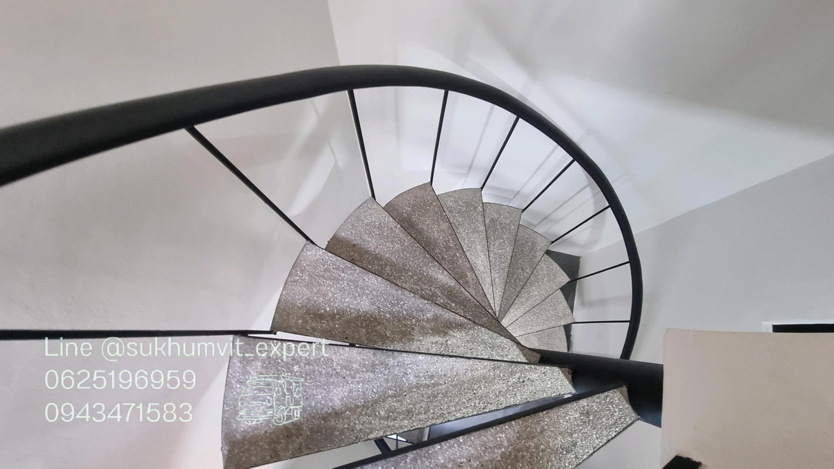 For RentRetail SpaceSukhumvit, Asoke, Thonglor : For Rent: Large Building, Total Area 300 sq.m., 2 BuildingsSuitable for showroom, studio, restaurant, office, and various types of businesses