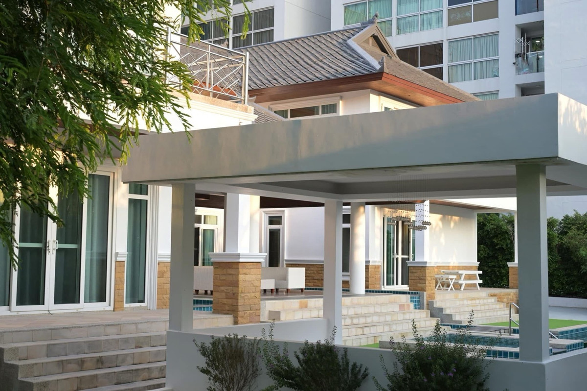 ขายบ้านพัทยา บางแสน ชลบุรี สัตหีบ : 🔥ขาย บ้านเดี่ยวหรู พัทยา เขาพระตำหนัก พร้อมสระว่ายน้ำ | 4 ห้องนอน 5 ห้องน้ำ | ใกล้หาดยินยอม ใกล้ทะเล | เหมาะอยู่อาศัย & ลงทุน | ที่ดินเกือบ 1 ไร่