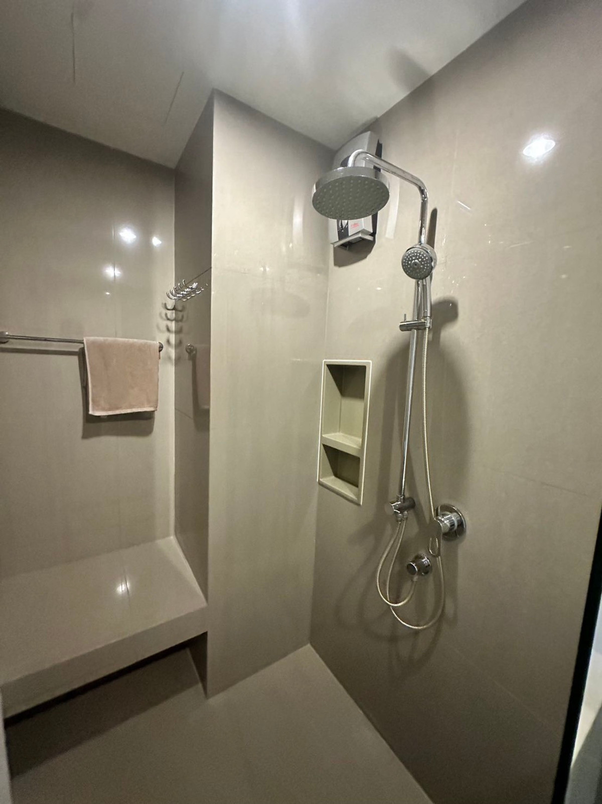 ขายคอนโดสุขุมวิท อโศก ทองหล่อ : [Under market 20++%] คอนโด Rhythm Sukhumvit 42 ห้องกว้าง อยู่สบาย วิวโล่ง ราคาแบบนี้ต้องเก็บ