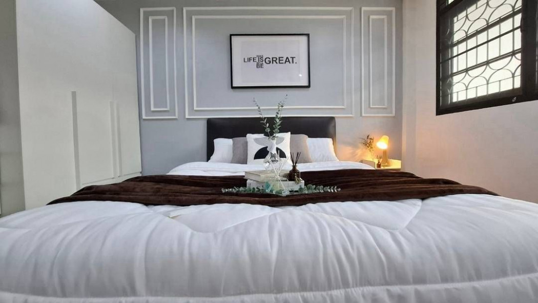 ขายทาวน์โฮมเอกชัย บางบอน : ขายทาวน์เฮ้าส์ 2 ชั้น แต่งสวย ซอยทับทิม ใกล้กำนันแม้น 13 แยก 27 ขนาด 18 ตรว.