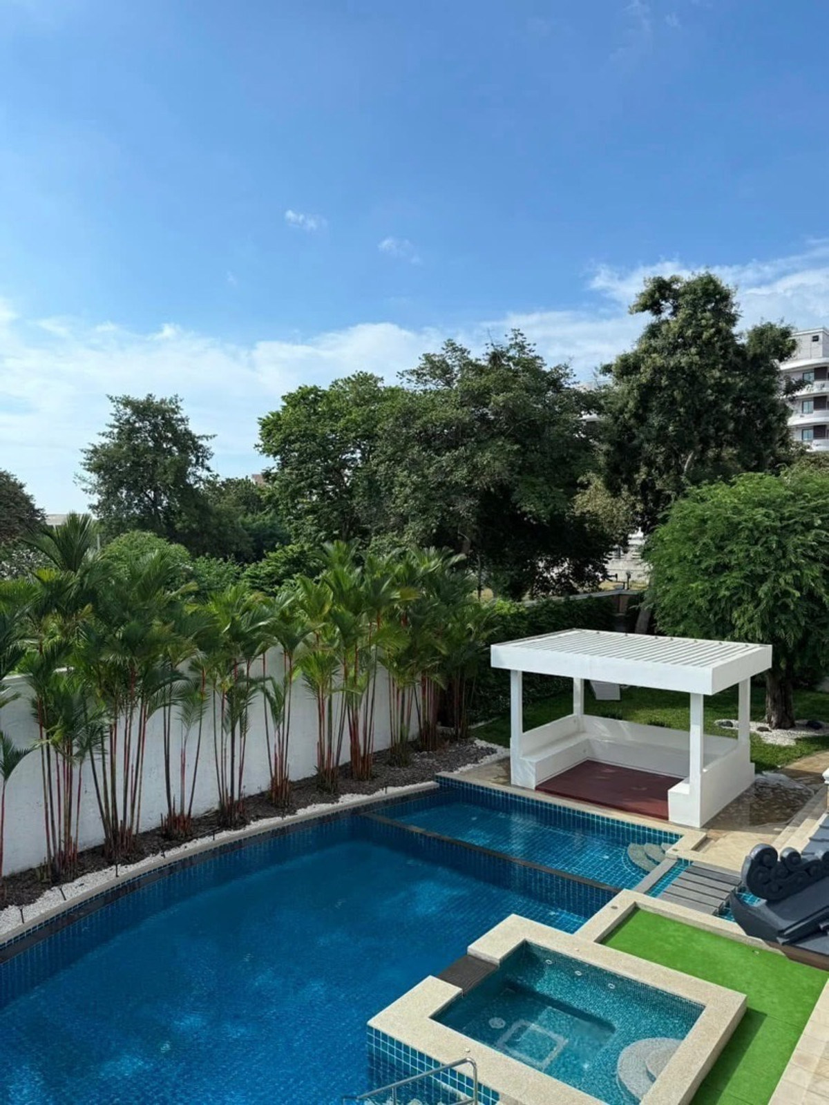 ขายบ้านพัทยา บางแสน ชลบุรี สัตหีบ : 🔥ขาย บ้านเดี่ยวหรู พัทยา เขาพระตำหนัก พร้อมสระว่ายน้ำ | 4 ห้องนอน 5 ห้องน้ำ | ใกล้หาดยินยอม ใกล้ทะเล | เหมาะอยู่อาศัย & ลงทุน | ที่ดินเกือบ 1 ไร่