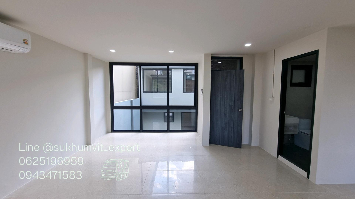 For RentHome OfficeSukhumvit, Asoke, Thonglor : For Rent: Large Building, Total Area 300 sq.m., 2 BuildingsSuitable for showroom, studio, restaurant, office, and various types of businesses