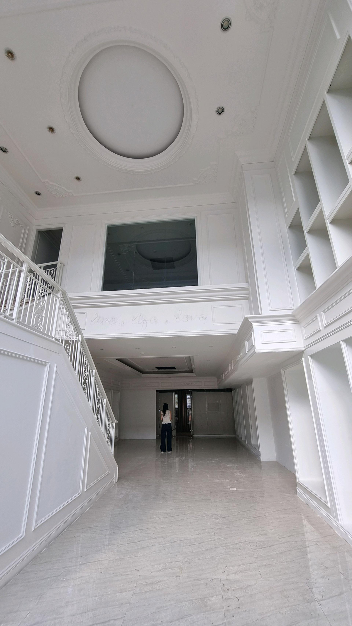 For RentRetail SpaceSukhumvit, Asoke, Thonglor : Space for rent, Thonglor 2 stories  size 182.7 square meters  1,500 baht / square