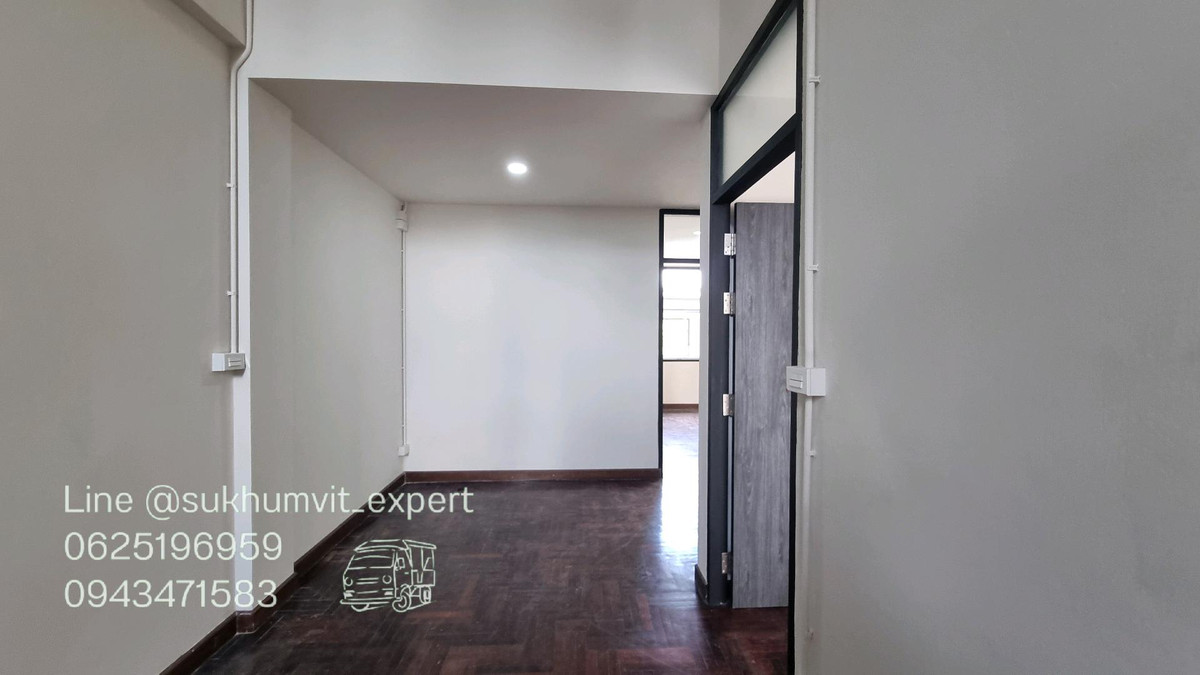 For RentHome OfficeSukhumvit, Asoke, Thonglor : For Rent: Large Building, Total Area 300 sq.m., 2 BuildingsSuitable for showroom, studio, restaurant, office, and various types of businesses