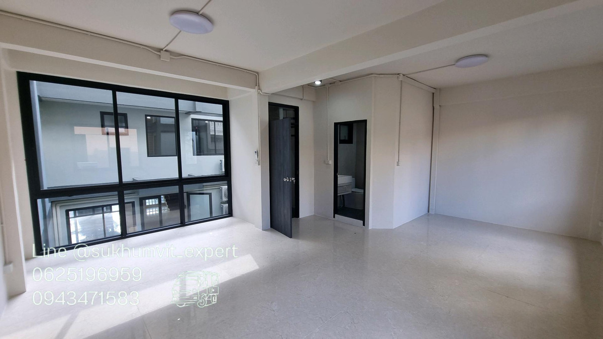For RentHome OfficeSukhumvit, Asoke, Thonglor : For Rent: Large Building, Total Area 300 sq.m., 2 BuildingsSuitable for showroom, studio, restaurant, office, and various types of businesses