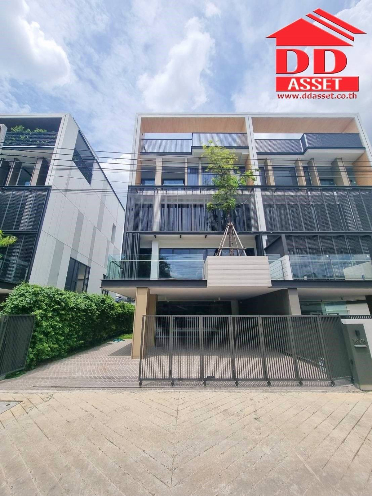 ขายโฮมออฟฟิศพระราม 9 เพชรบุรีตัดใหม่ RCA : For Sale The​ Element พระราม9​ โฮมออฟฟิศ 5 ชั้น มีลิฟต์​ ใกล้ The Nine พระราม 9 ใกล้แอร์พอร์ตลิ้ง​ สถานีหัวหมาก รหัส : H8153