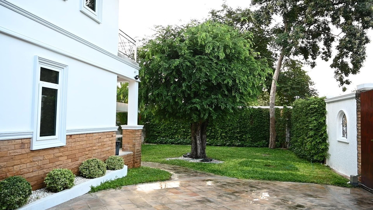 ขายบ้านพัทยา บางแสน ชลบุรี สัตหีบ : 🔥ขาย บ้านเดี่ยวหรู พัทยา เขาพระตำหนัก พร้อมสระว่ายน้ำ | 4 ห้องนอน 5 ห้องน้ำ | ใกล้หาดยินยอม ใกล้ทะเล | เหมาะอยู่อาศัย & ลงทุน | ที่ดินเกือบ 1 ไร่