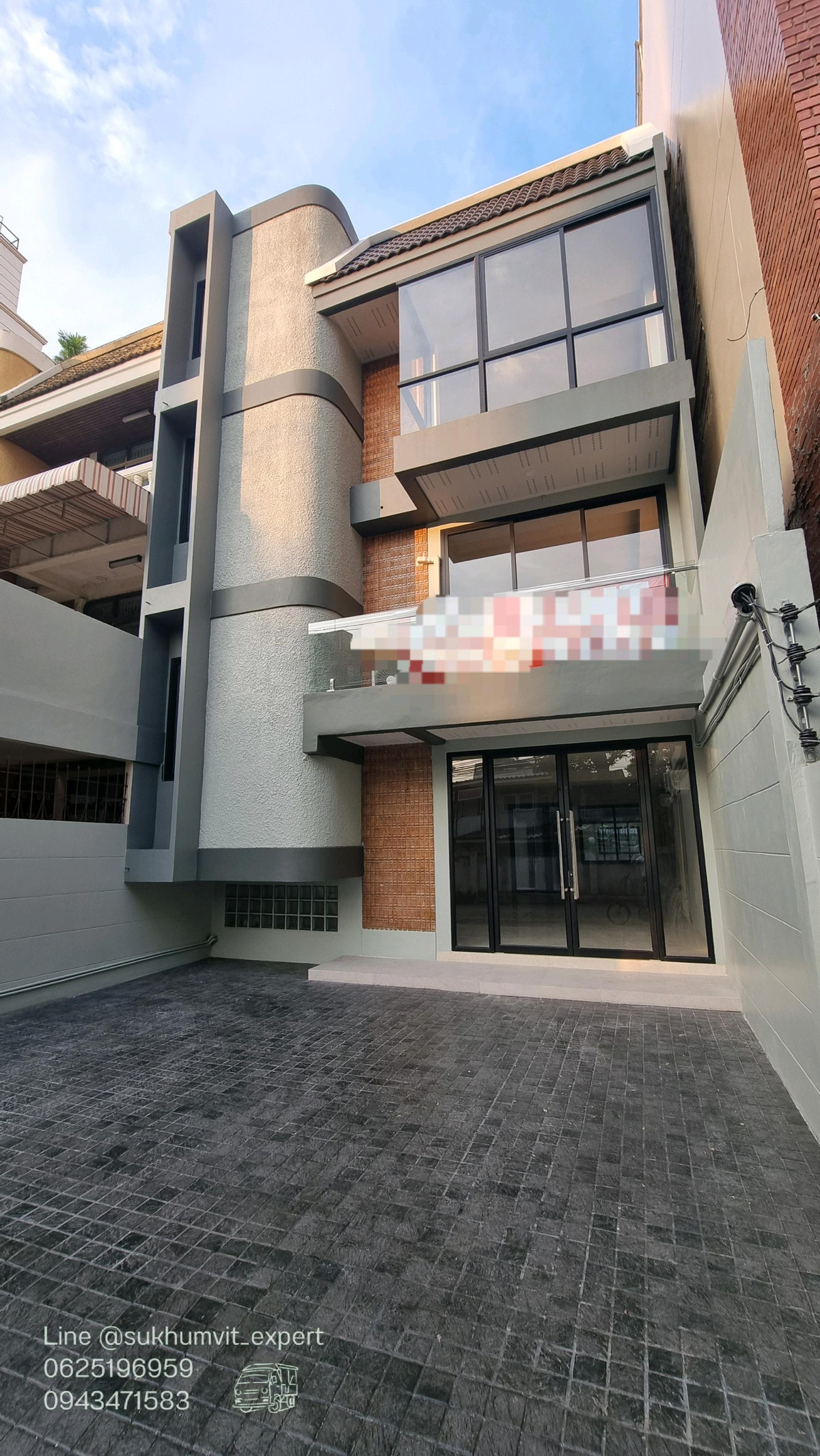 For RentHome OfficeSukhumvit, Asoke, Thonglor : For Rent: Large Building, Total Area 300 sq.m., 2 BuildingsSuitable for showroom, studio, restaurant, office, and various types of businesses