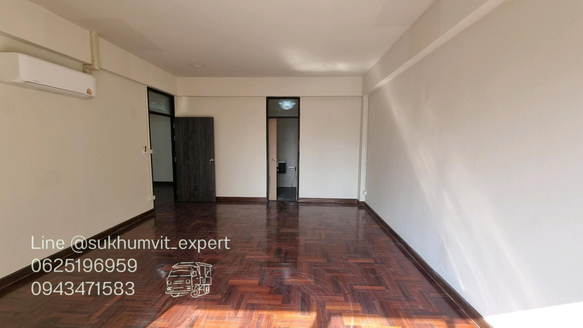 For RentHome OfficeSukhumvit, Asoke, Thonglor : For Rent: Large Building, Total Area 300 sq.m., 2 BuildingsSuitable for showroom, studio, restaurant, office, and various types of businesses