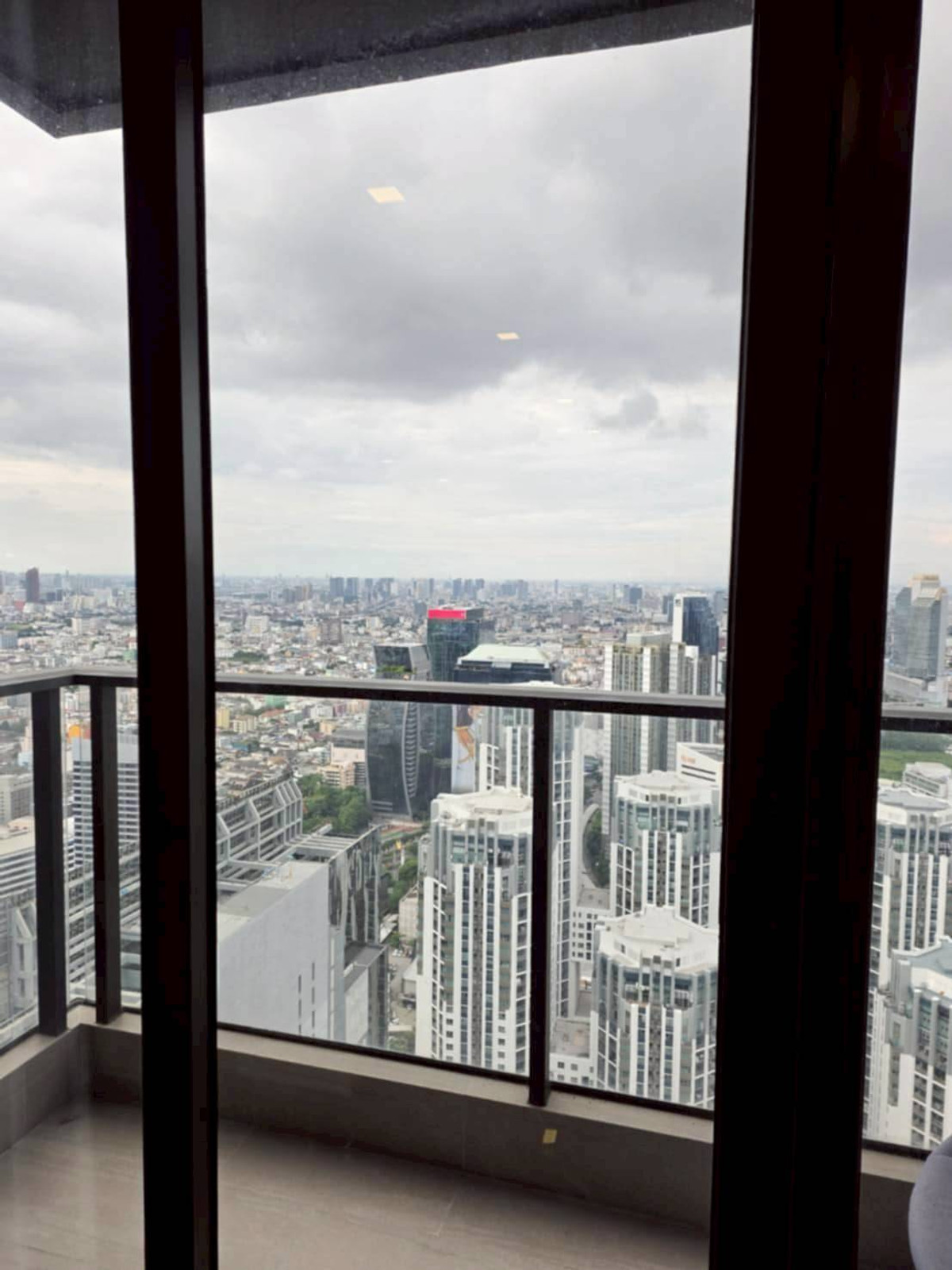 ให้เช่าคอนโดพระราม 9 เพชรบุรีตัดใหม่ RCA : For Rent Condo One 9 Five Asoke - Rama 9 Fully Furnished(S03-2204)