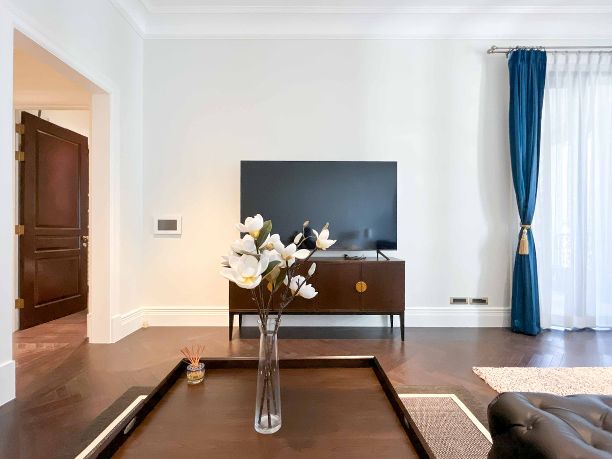 ให้เช่าคอนโดวิทยุ ชิดลม หลังสวน : Condo for Rent 98 Wireless Monthly 200,000 THB