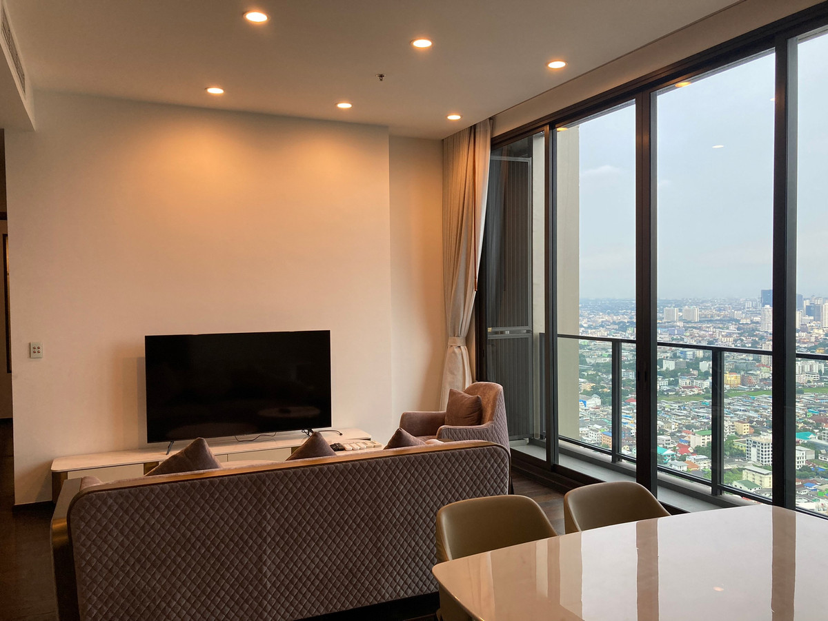 For RentCondoOnnut, Udomsuk : Condo for Rent Whizdom Essence Monthly 100,000 THB.