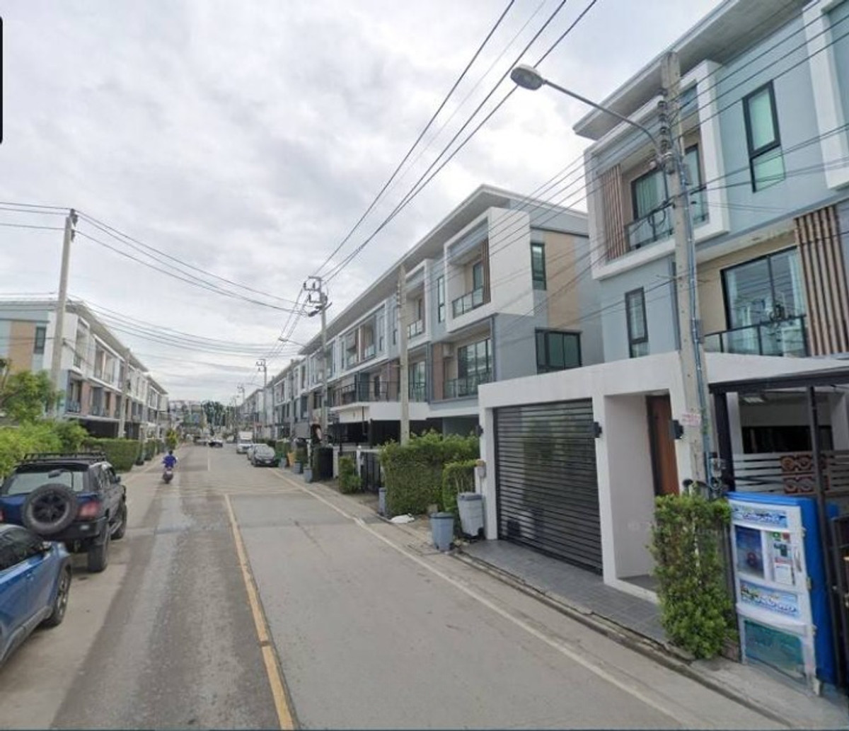 For RentTownhomeBangna, Bearing, Lasalle : Townhome for rent, Baan Chayada at Work, near Makro Srinakarin, just 6 minutes.