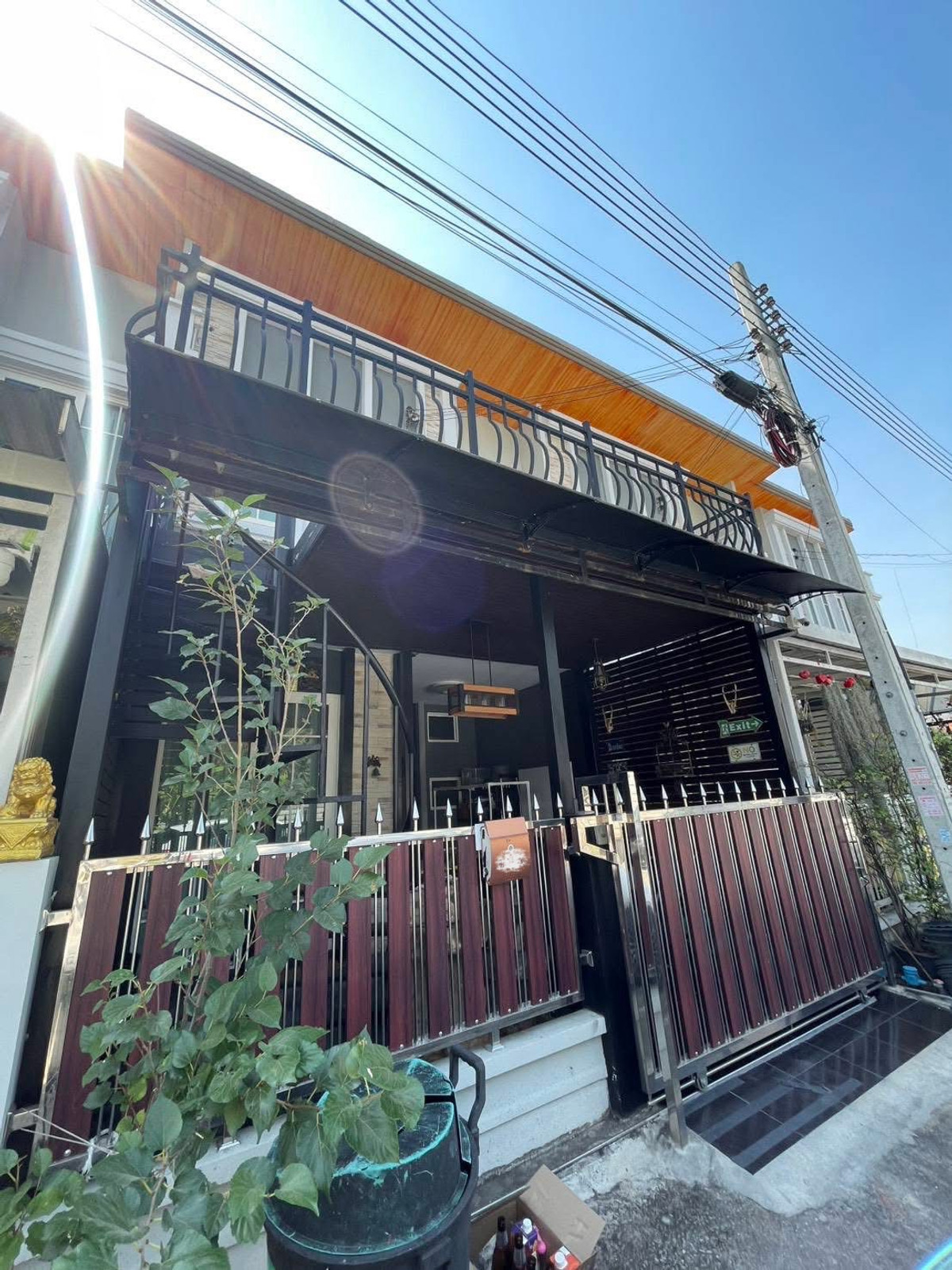 ให้เช่าทาวน์โฮมนวมินทร์ รามอินทรา : ให้เช่าทาวน์โฮม หมู่บ้านโกลเด้นท์ทาวน์ รามอินทรา–คู้บอน ใกล้แฟชั่นไอส์แลนด์