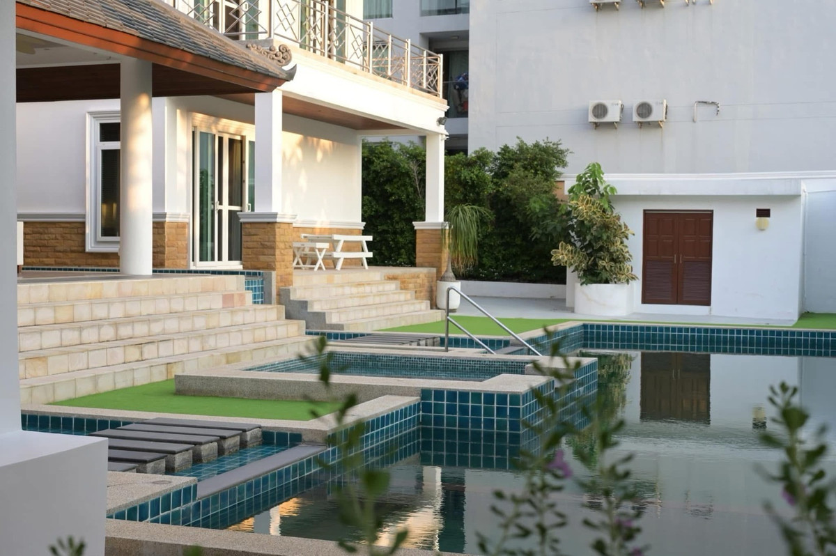 ขายบ้านพัทยา บางแสน ชลบุรี สัตหีบ : 🔥ขาย บ้านเดี่ยวหรู พัทยา เขาพระตำหนัก พร้อมสระว่ายน้ำ | 4 ห้องนอน 5 ห้องน้ำ | ใกล้หาดยินยอม ใกล้ทะเล | เหมาะอยู่อาศัย & ลงทุน | ที่ดินเกือบ 1 ไร่