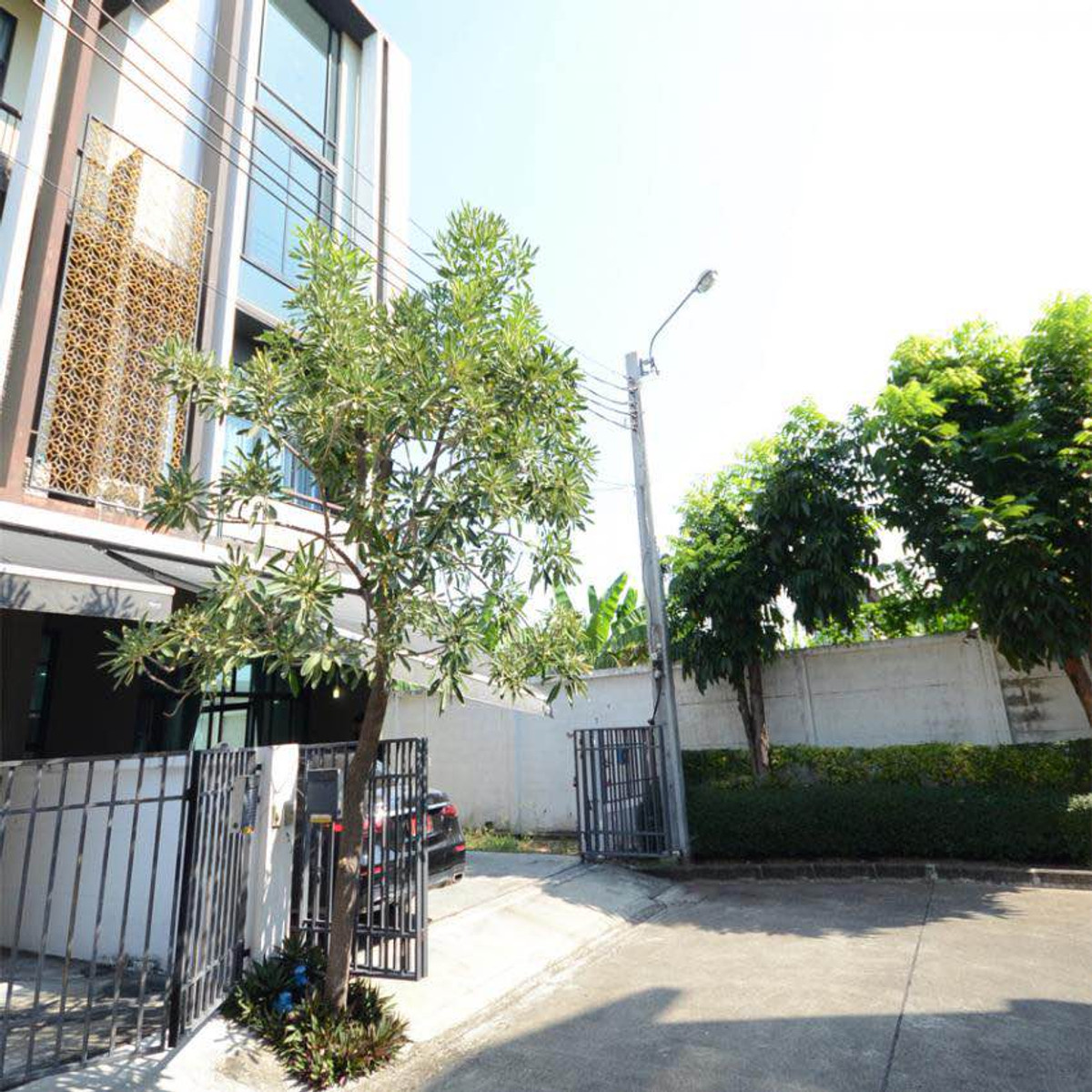 ขายทาวน์โฮมบางซื่อ วงศ์สว่าง เตาปูน : ทาวน์โฮม ฟลอรา วงศ์สว่าง / 3 ห้องนอน (ขาย), Flora Wongsawang / Townhome 3 Bedrooms (FOR SALE) FRUNC009