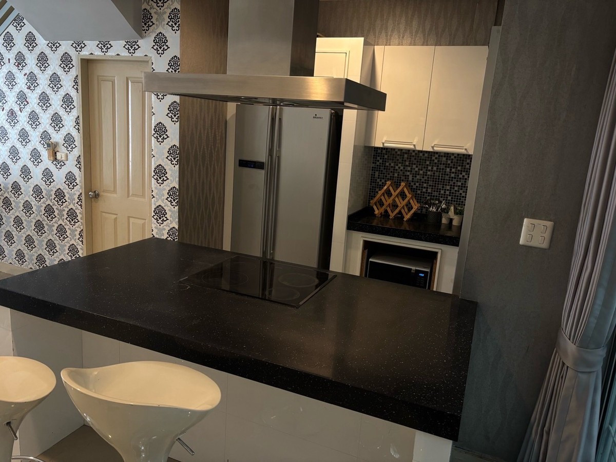 ให้เช่าทาวน์โฮมลาดกระบัง สุวรรณภูมิ : ให้เช่าทาวน์โฮม 3 ชั้น เออร์บาร์เนี่ยน urbanion บ้านสวยพร้อมอยู่ ใกล้ซีคอนสแควร์ (N.1949)