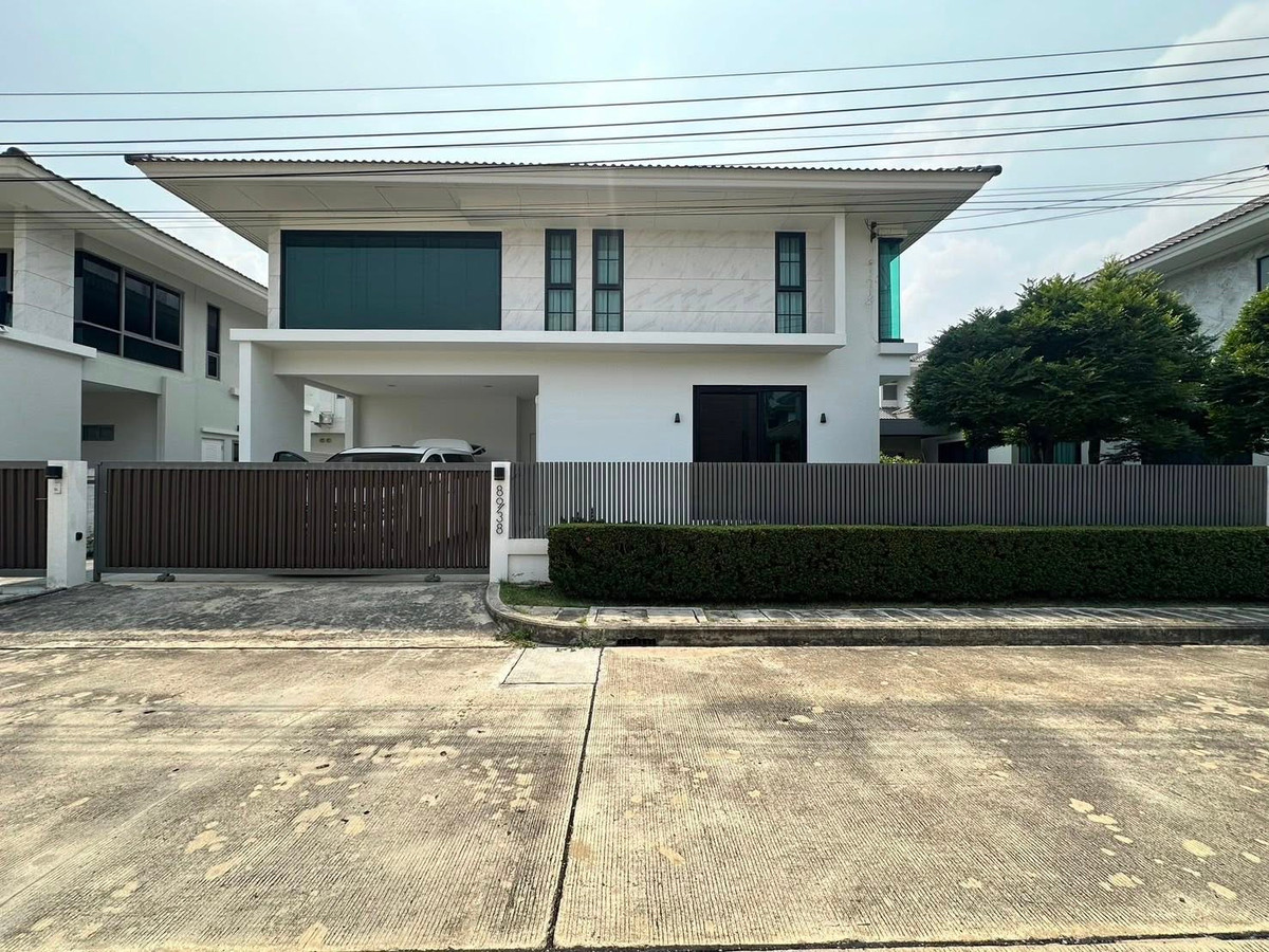 For RentHousePattanakan, Srinakarin : Single house for rent, Perfect Place Krungthep Kreetha, 3 bedrooms, 2 living rooms, 1 office room, 150,000 baht | Contact 092-196-1444