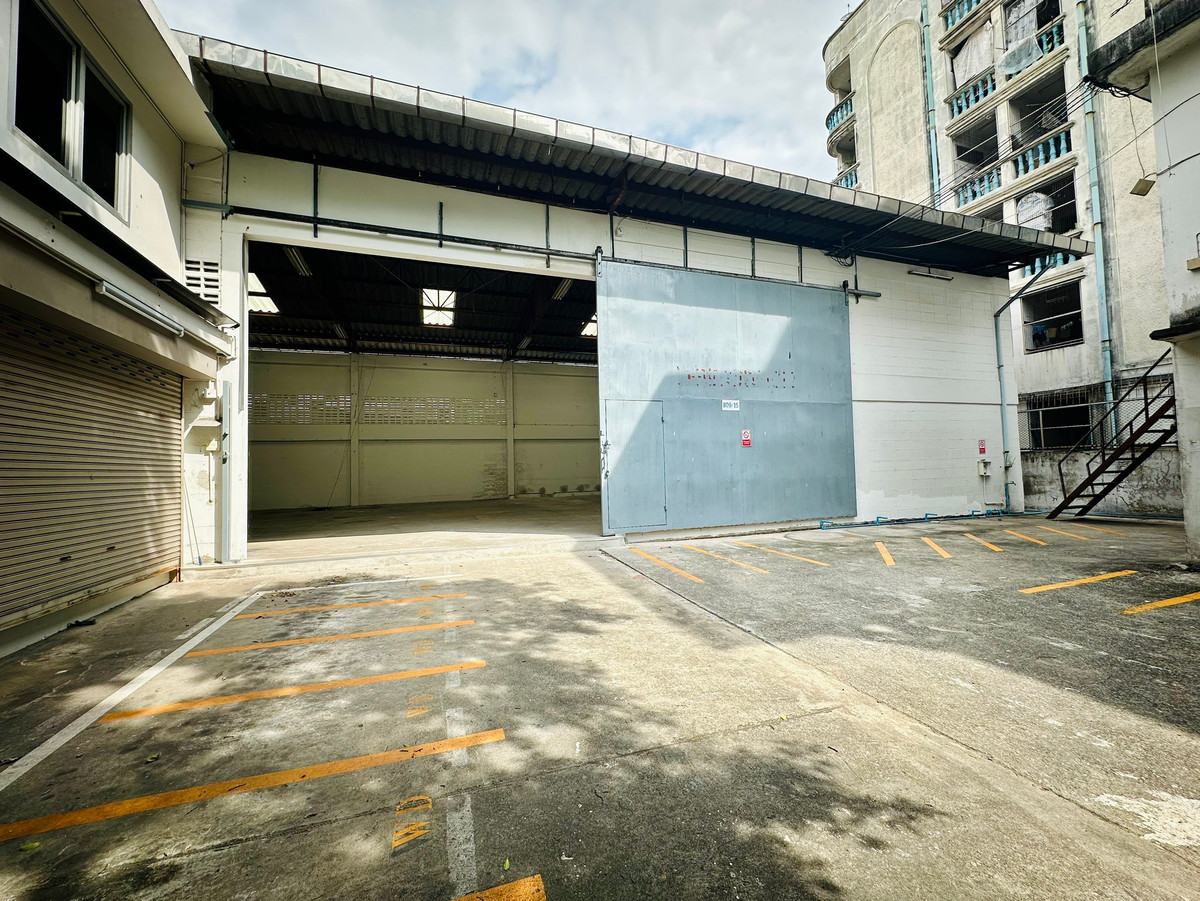 For RentWarehouseSathorn, Narathiwat : Warehouse for rent, short term, near Sathorn, Chan Road, Charoenrat, Rama 3, Bangkok