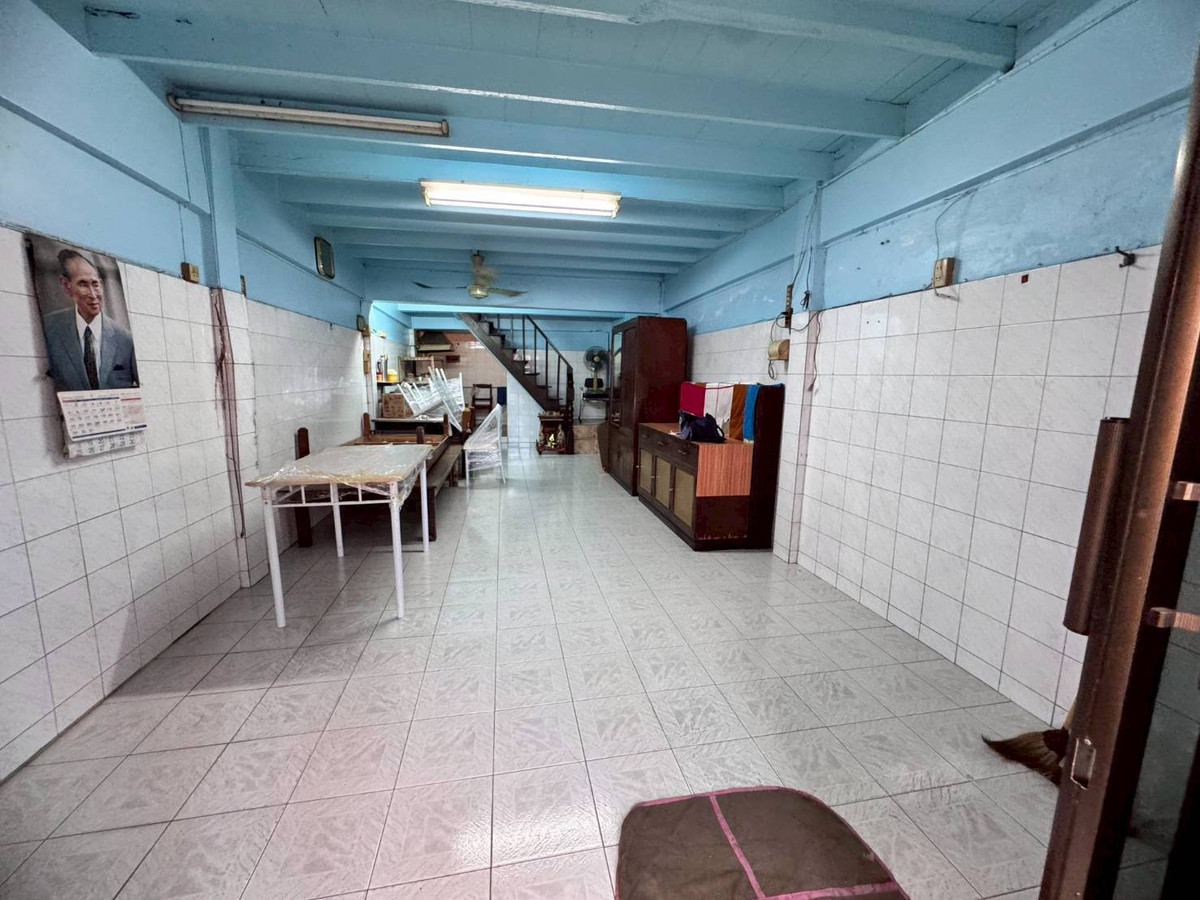 ขายอาคารพาณิชย์สุขุมวิท อโศก ทองหล่อ : ขายอาคารพาณิชย์ 3 ชั้น เหมาะลงทุน ทำเลดีใกล้ BTS พระโขนง (N.1948)