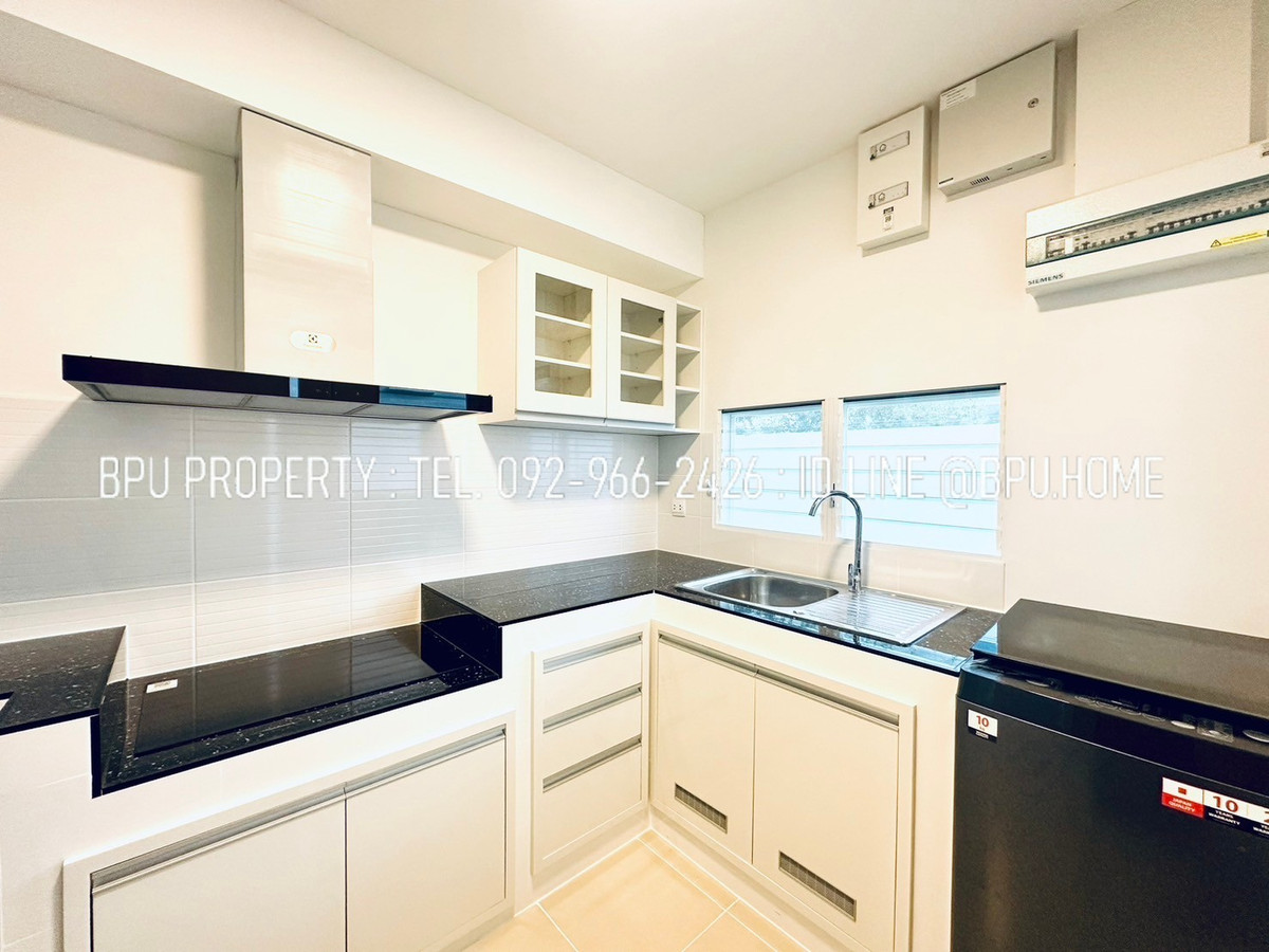 For RentHouseBangna, Bearing, Lasalle : **3 Bedrooms Single House for Rent ** Villaggio 2 Srinakarin-Bangna near Mega Bangna